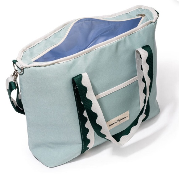 Business & Pleasure THE HOLIDAY COOLER TOTE
BAG - RIVIE GREEN, new in package - Picture 4 of 6